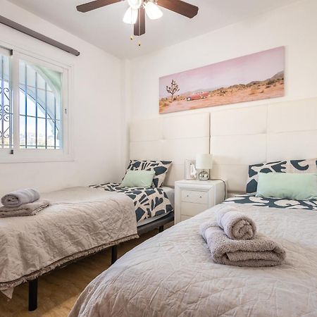 Apartment Aguamarina On The Beach Front Malaga Luaran gambar