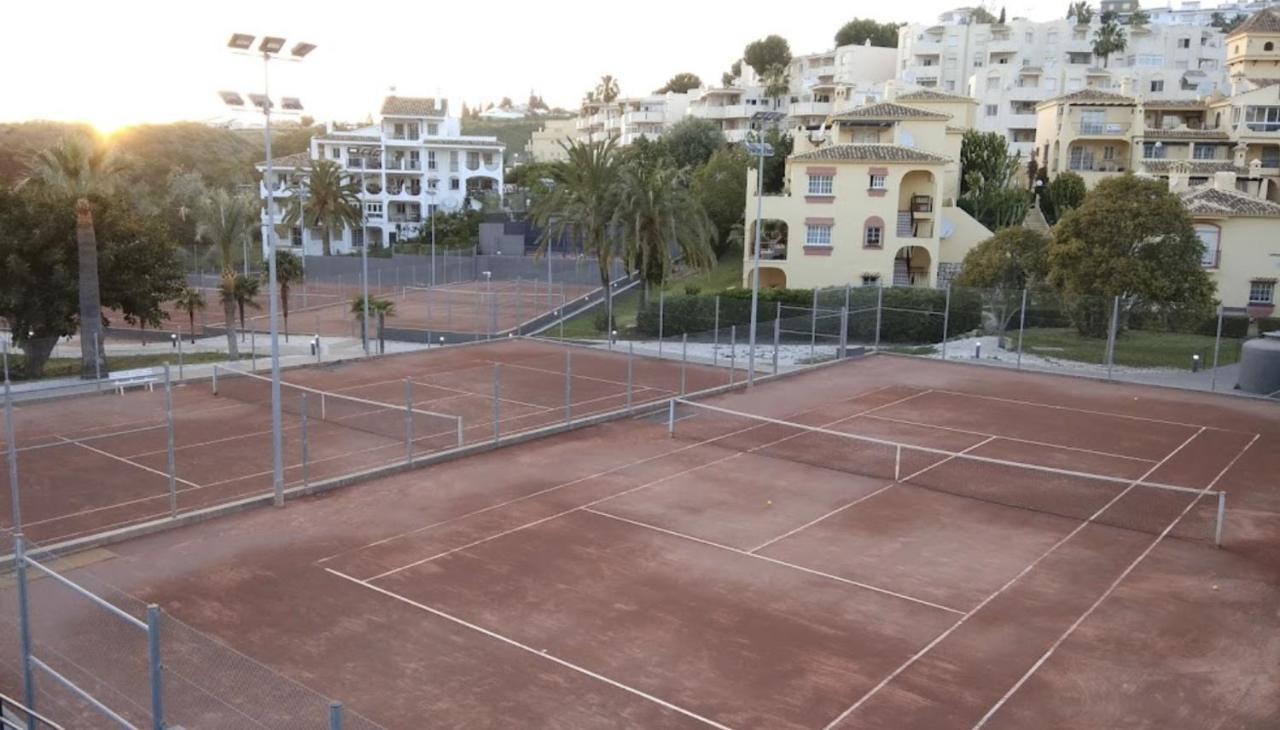 Apartment Aguamarina On The Beach Front Malaga Luaran gambar