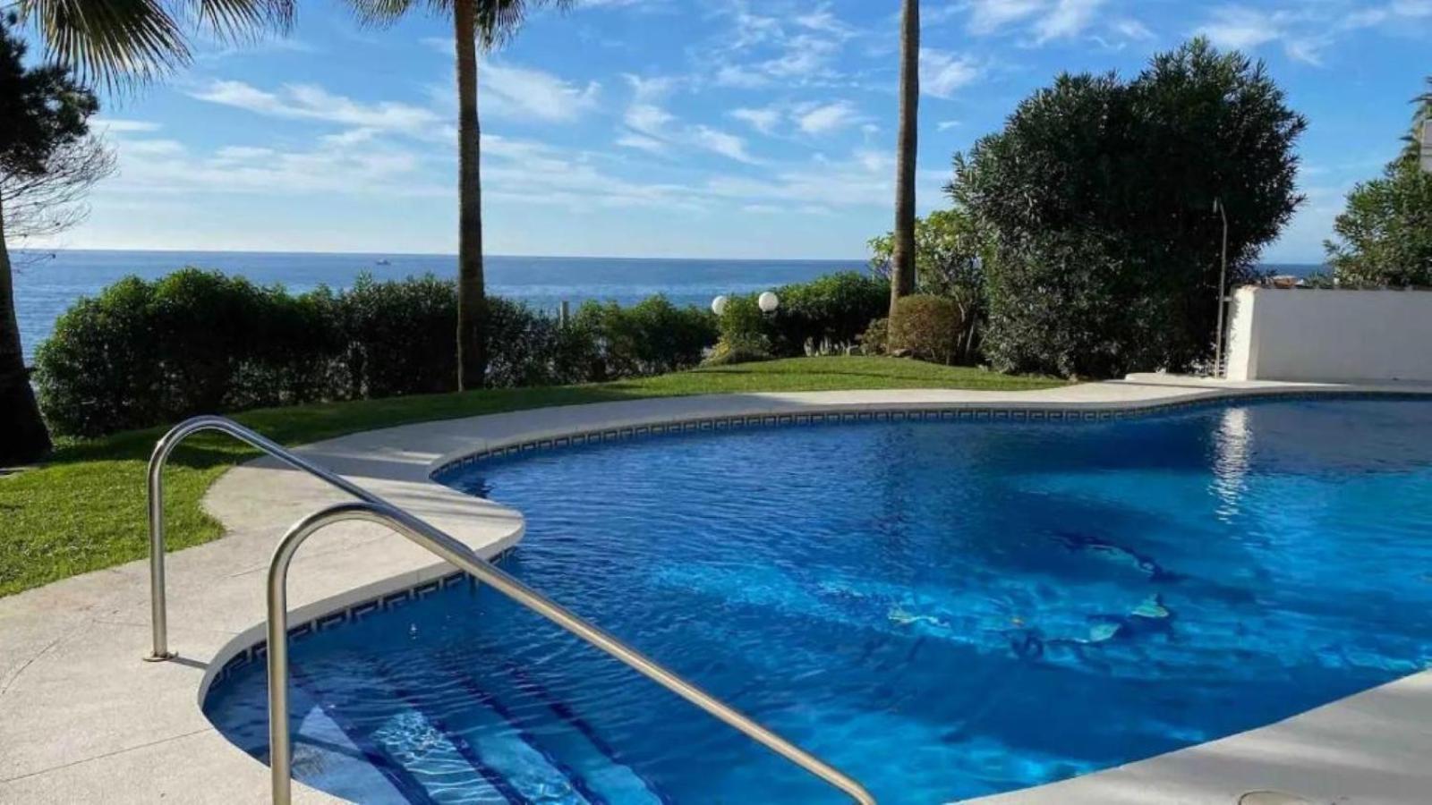 Apartment Aguamarina On The Beach Front Malaga Luaran gambar